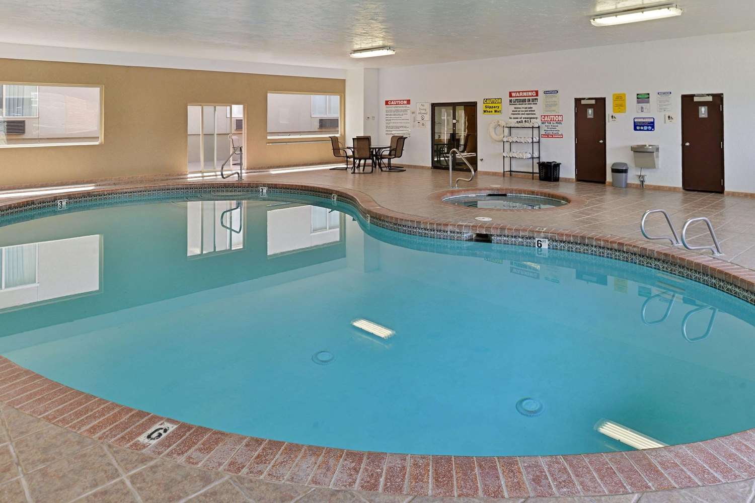Quality Inn Vernal Near Dinosaur National Monument 19/43
