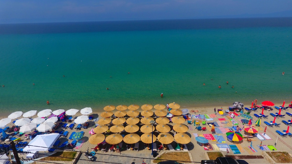 Summer Beach Hotel 42/46