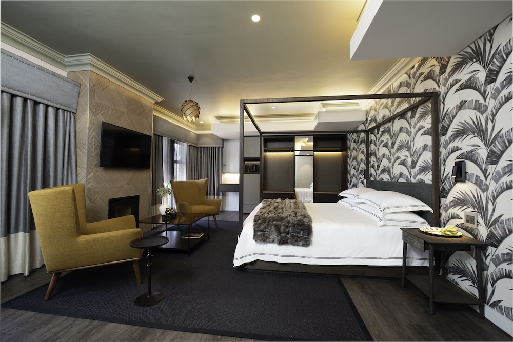 The Feather Hill Boutique Hotel 12/29