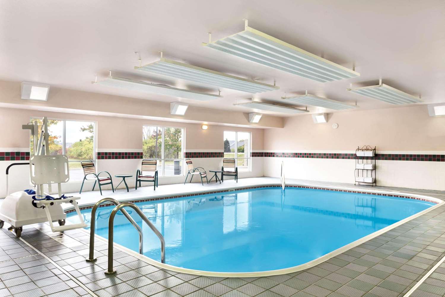 Country Inn & Suites by Radisson, Marion, OH 4/7