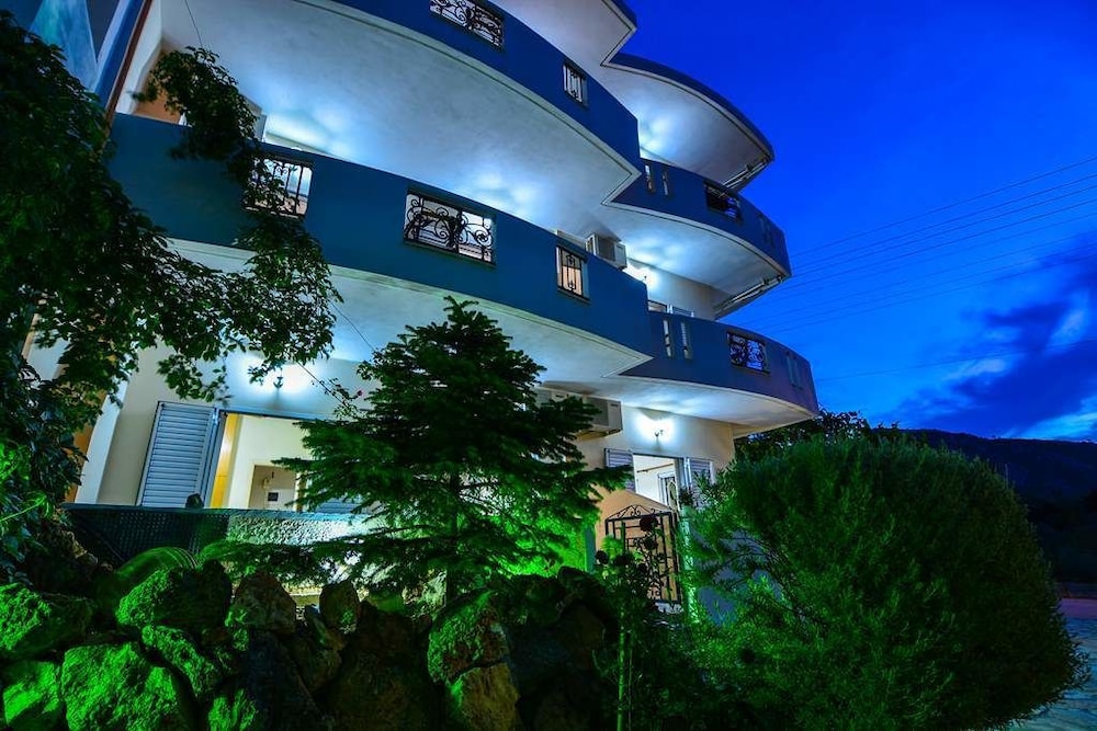 White Villa photo2