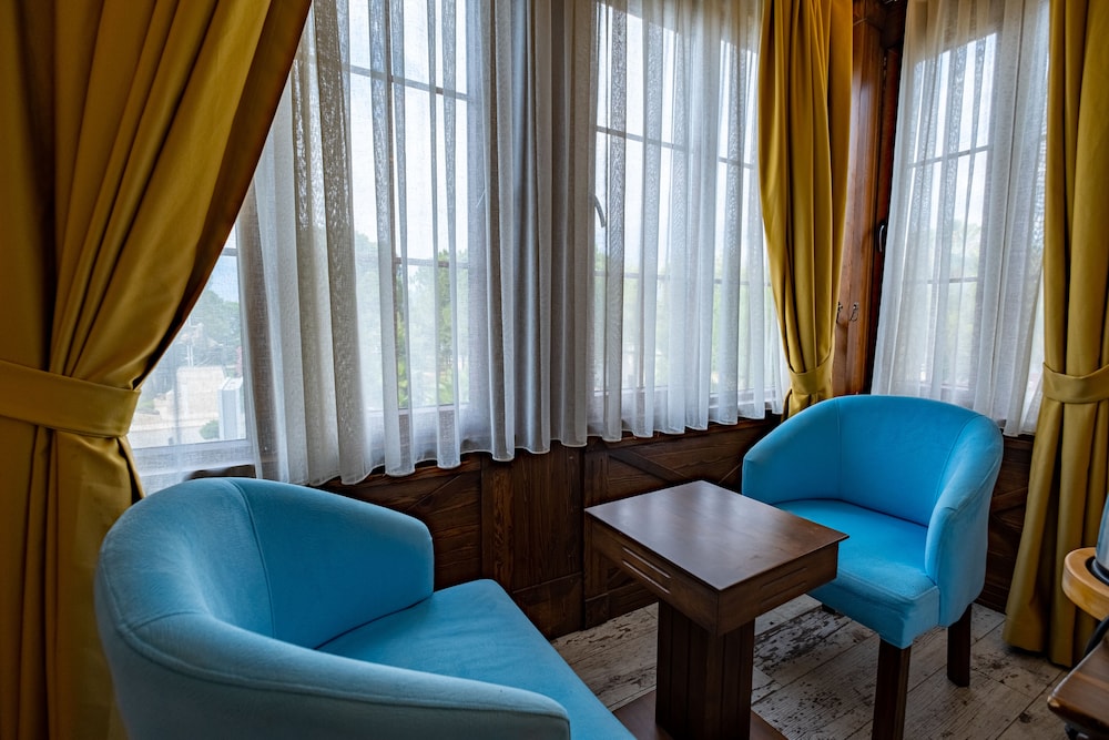 Reis Royal Hotel 57/80