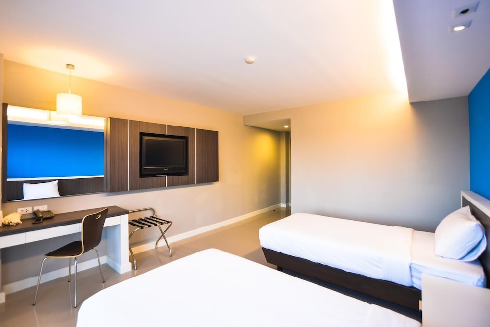 Napatra Hotel 8/23