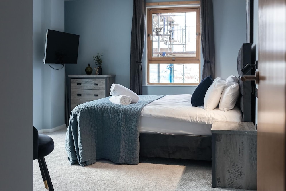 Central Leeds Penthouse 5/19