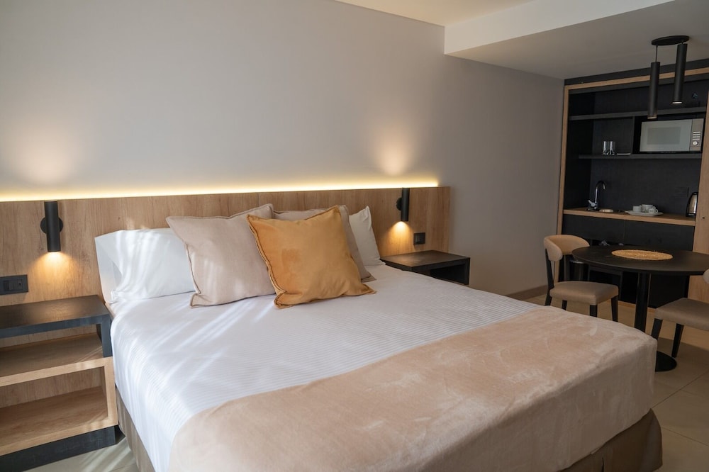 Urbanas Suites 9/36