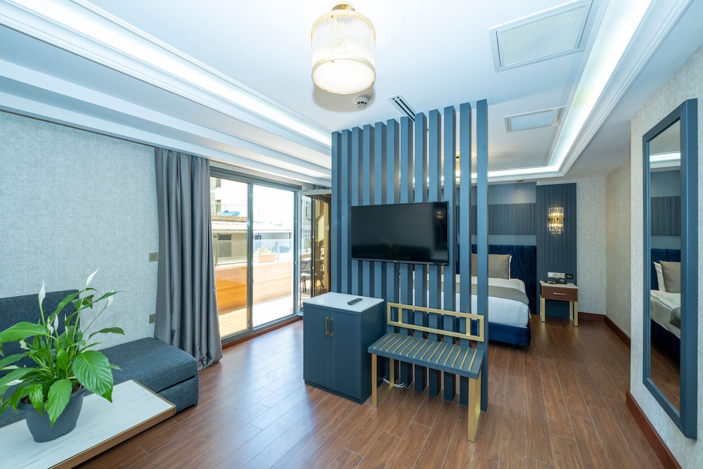 Freya Hotel 55/68