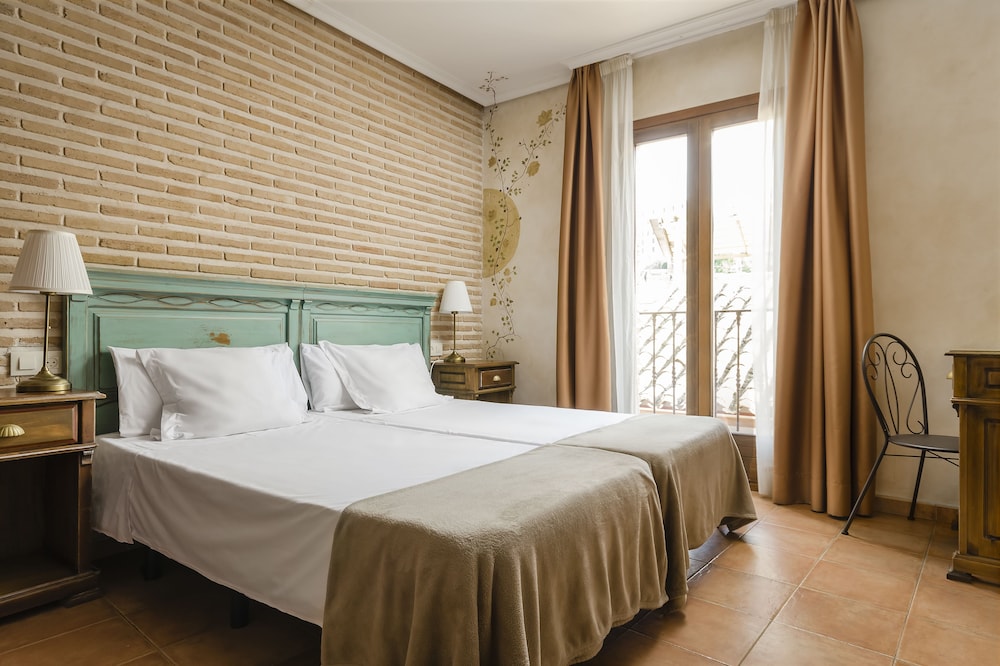 EL HOSTAL PUERTA BISAGRA. 29/60