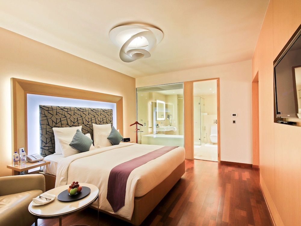 Novotel Visakhapatnam Varun Beach Hotel 25/75