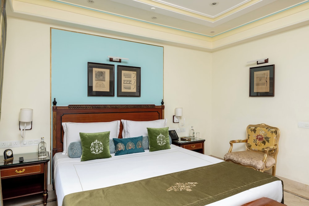 Palace Room Lake View