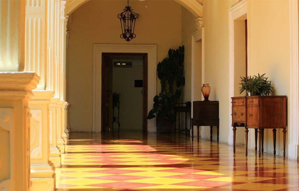 Hotel La Perla 10/50