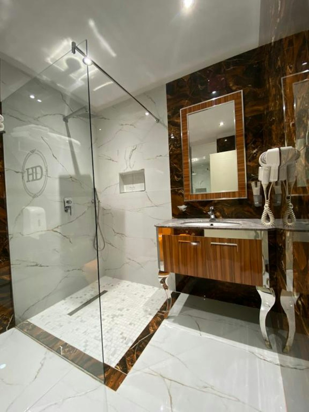 Lobby at Hotel Deluxe, TIRANA