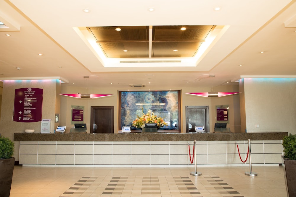 Crowne Plaza London Gatwick Airport 7/83