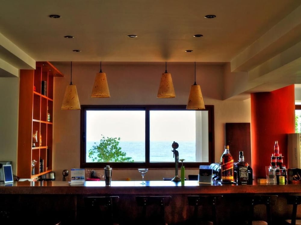 Maranton Beach Hotel 5/55