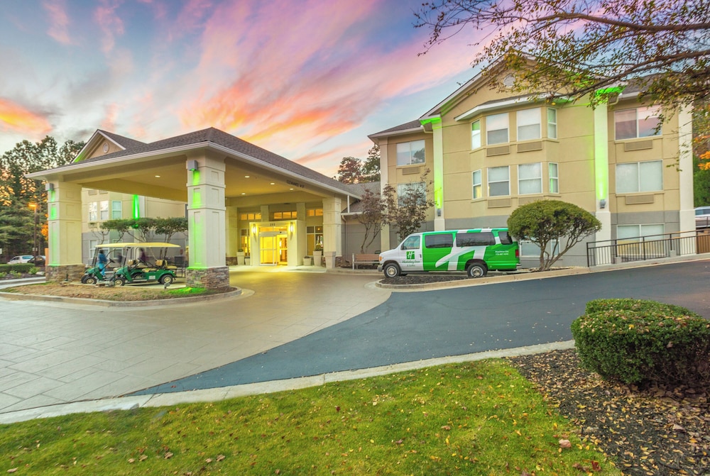 Holiday Inn Hotel Suites Peachtree City 4/70