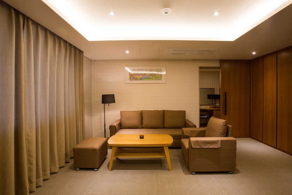 Dong Gyeong Hotel 47/64