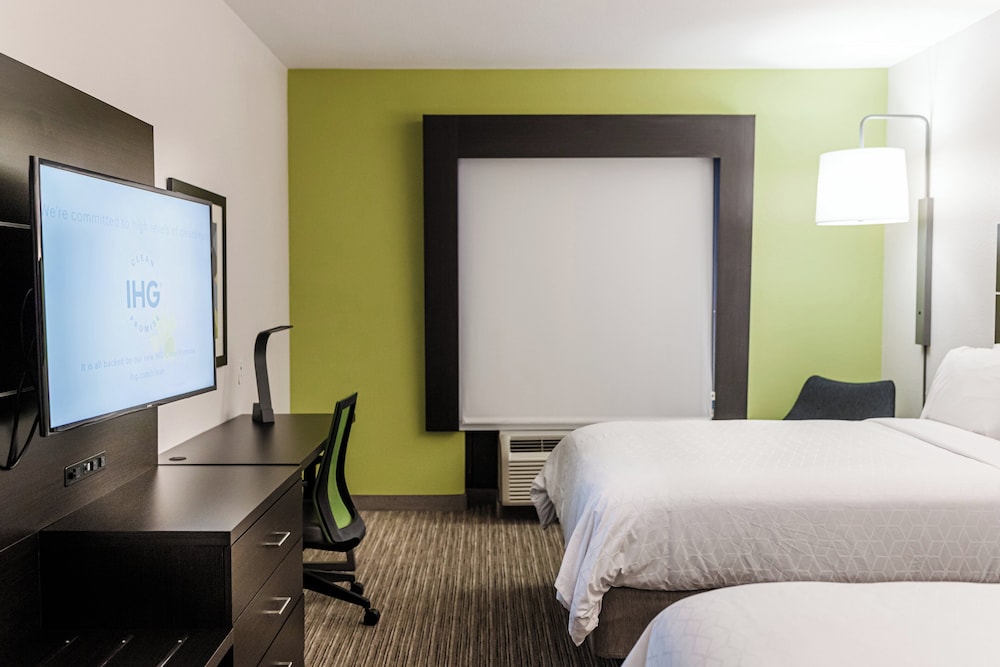 Holiday Inn Express Hotel and Suites Greenville 57/64