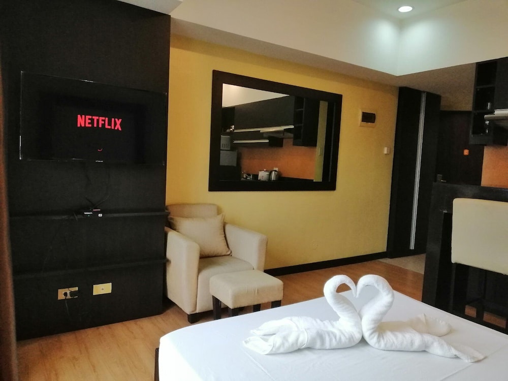 Lancaster Hotel Manila 13/45