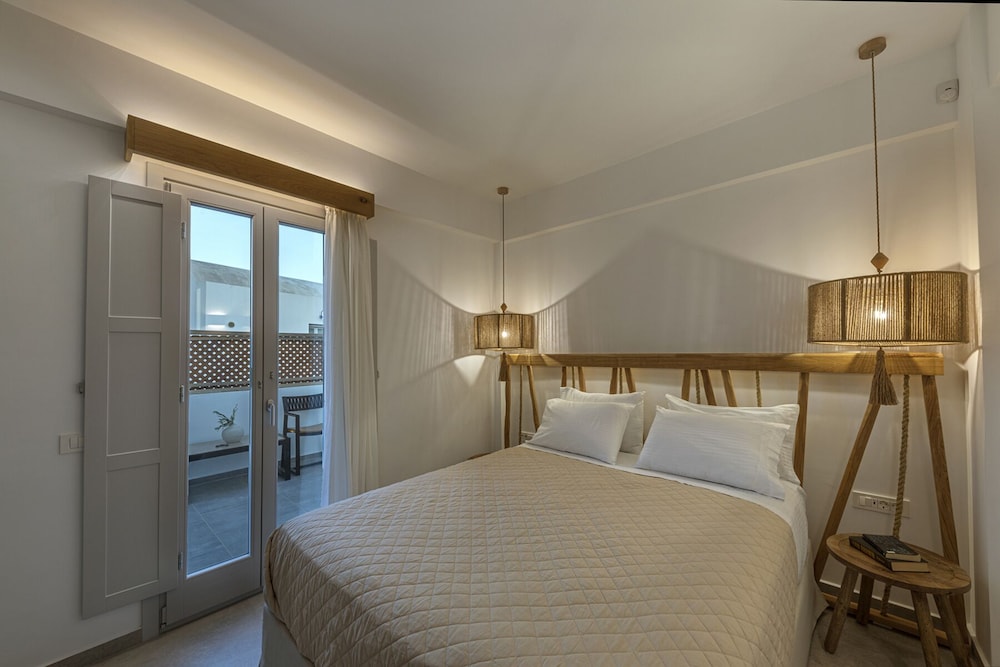 Alafropetra Luxury Suites 13/49