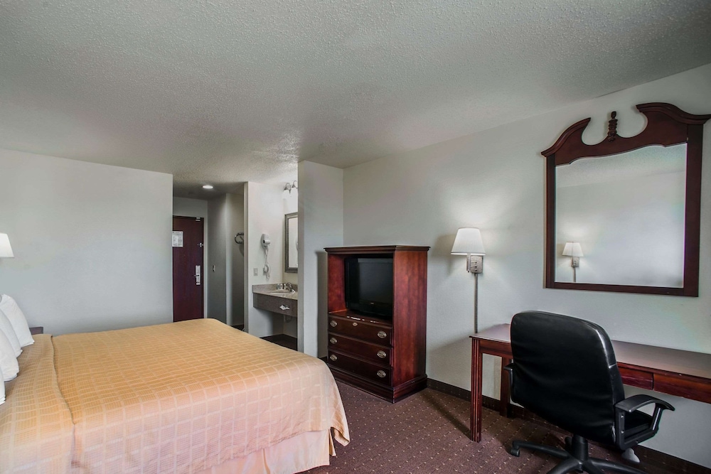 Quality Inn Harrisburg 9/16