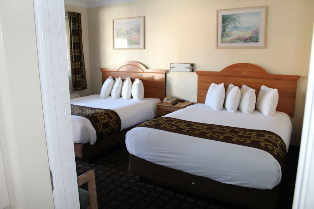 Riverside Inn & Suites Santa Cruz 10/56