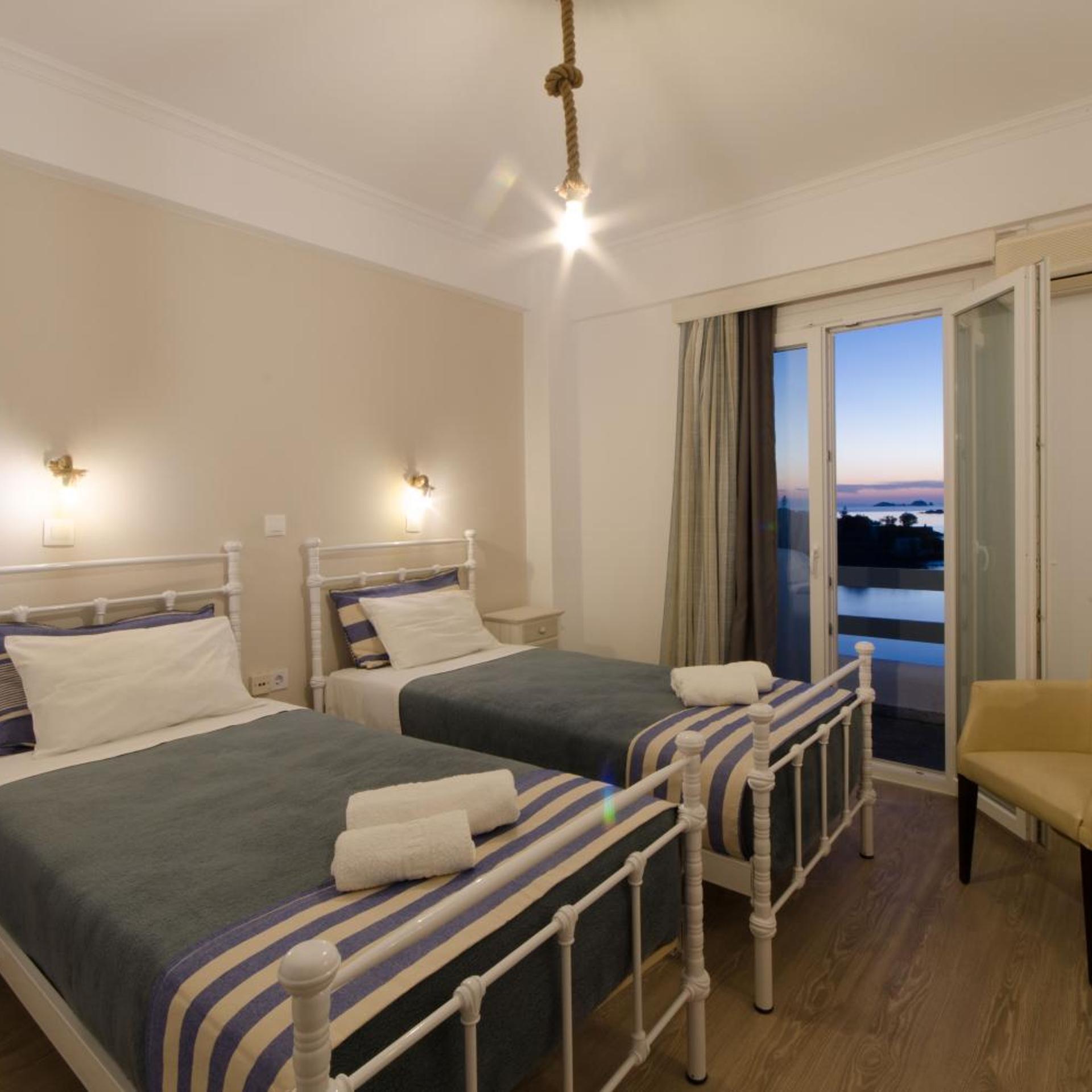 غرفة قياسية بسرير مزدوج أو سريرين منفصلين بإطلالة على البحر، Nikolas Hotel 4/9