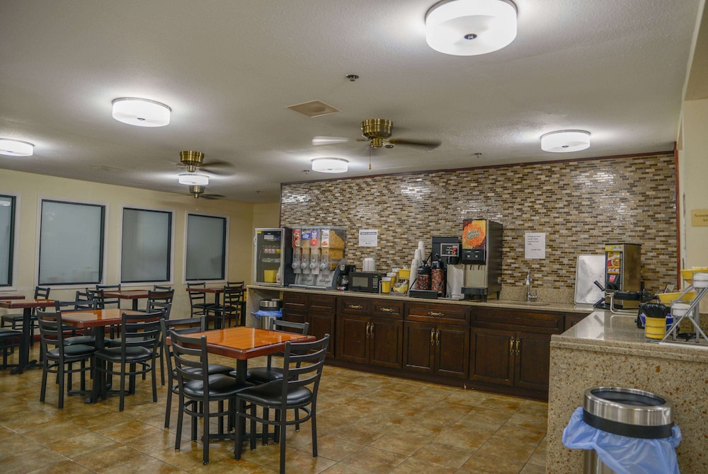 Days Inn by Wyndham Mount Vernon 33/50