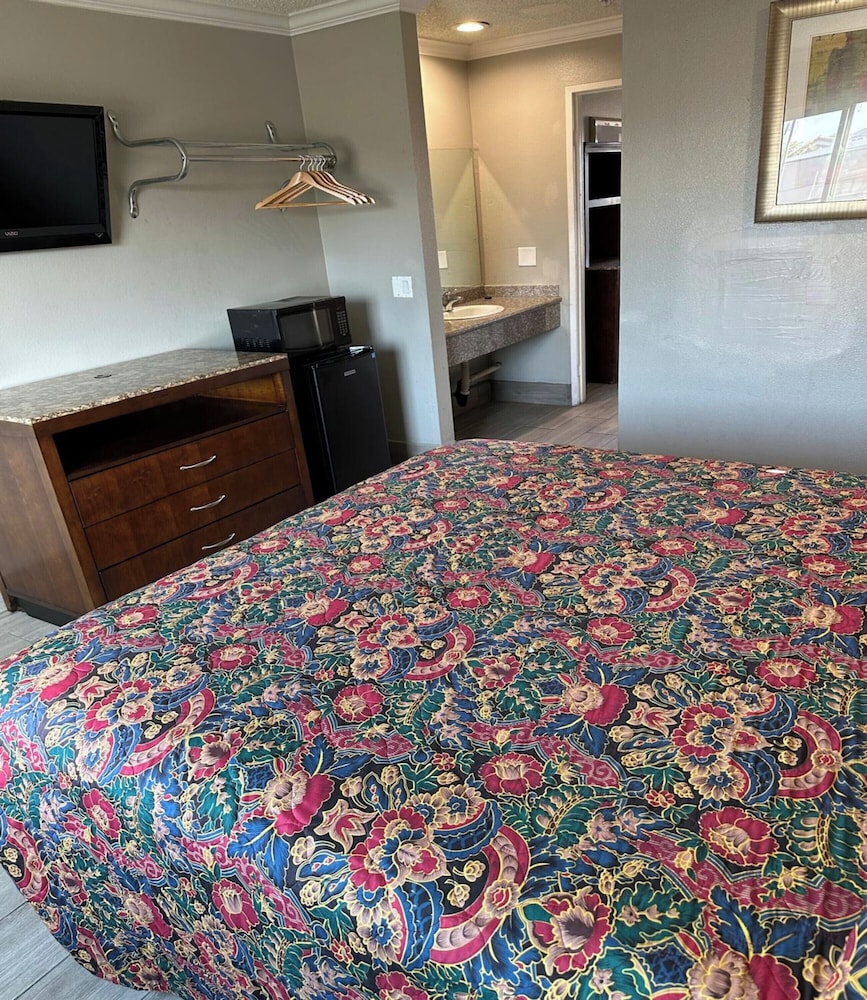 Heritage Inn And Suites 43/58