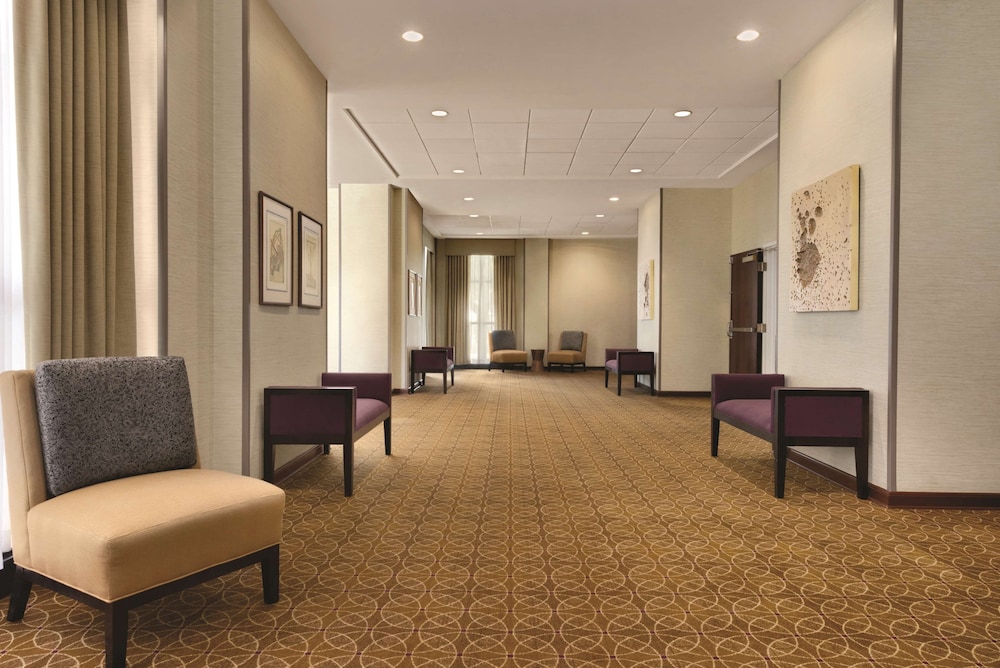Doubletree By Hilton Milwaukee 8/58