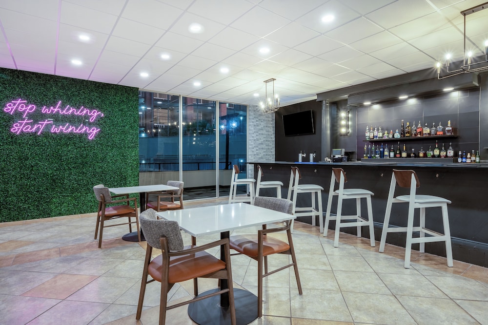 Hawthorn Extended Stay by Wyndham Columbia / Ft. Jackson 33/55