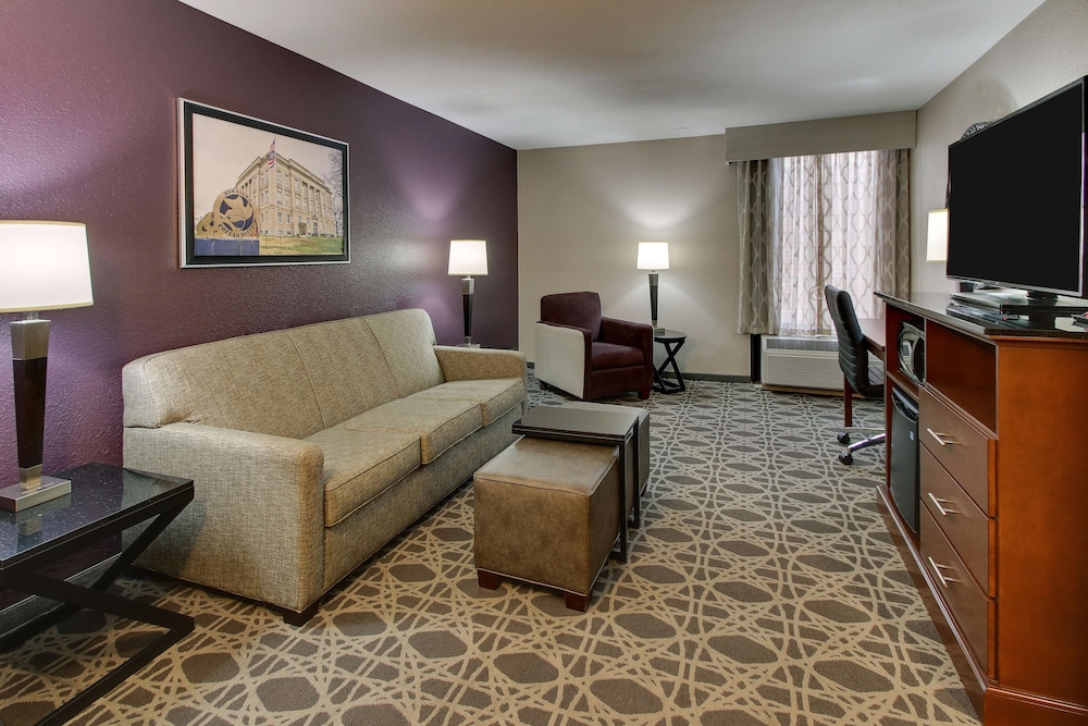 Drury Inn and Suites Poplar Bluff 30/48