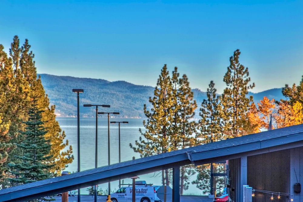 Basecamp Tahoe City 22/31