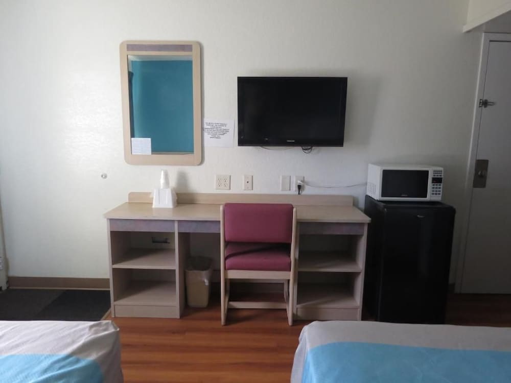 Motel6 Mitchell, SD 61/68