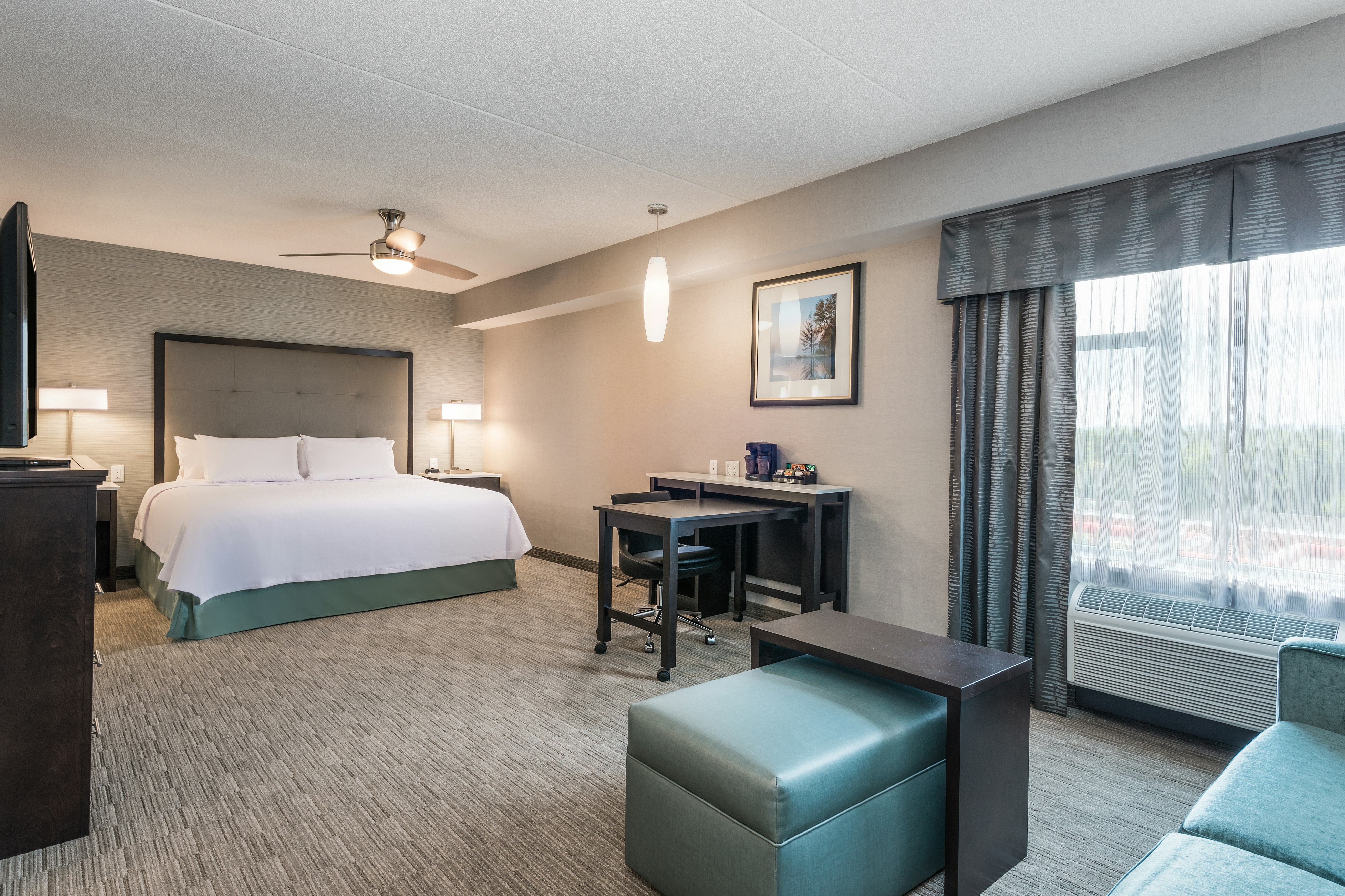 STUDIO, SUITE, KING BED