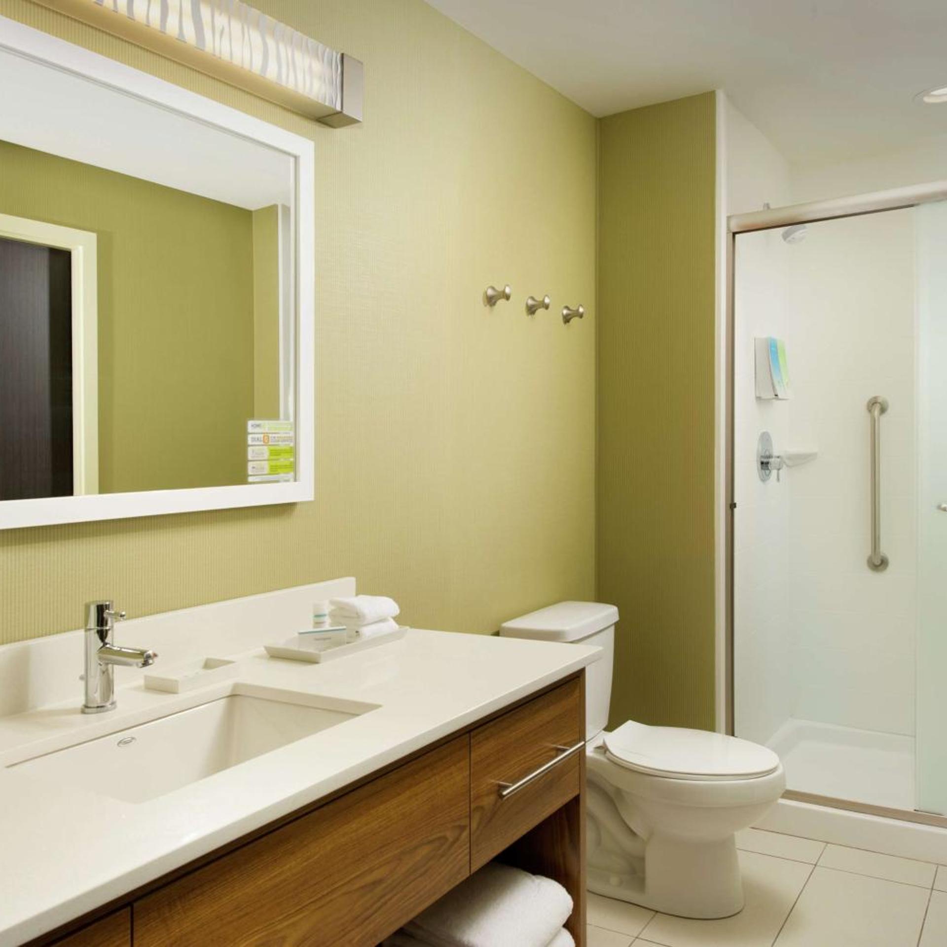 1 BEDROOM, SUITE, KING BED