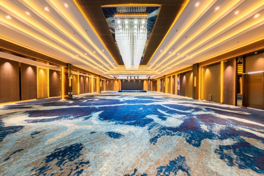 Grand Jatra Hotel 32/70