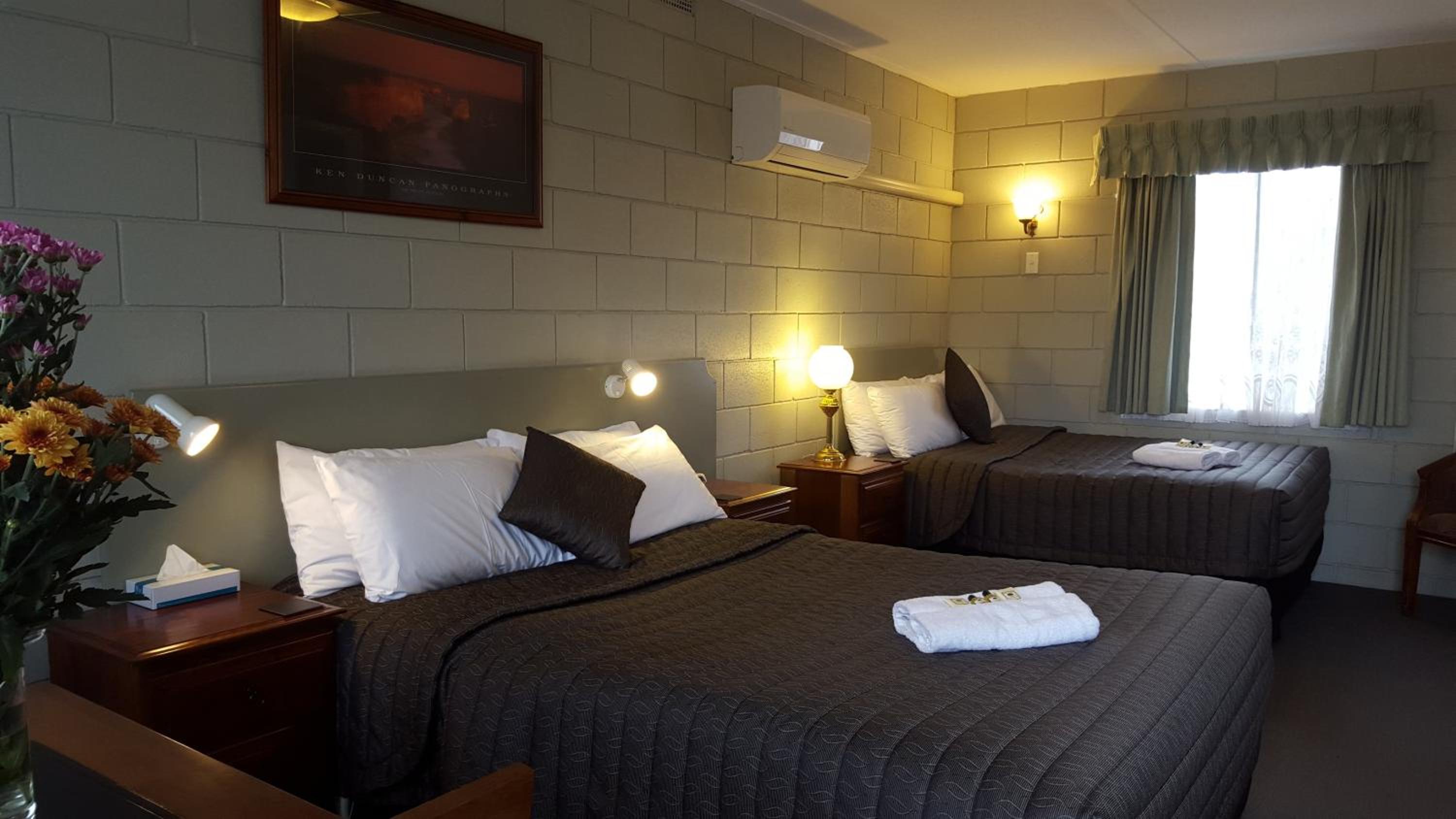 Deluxe, Twin Beds
