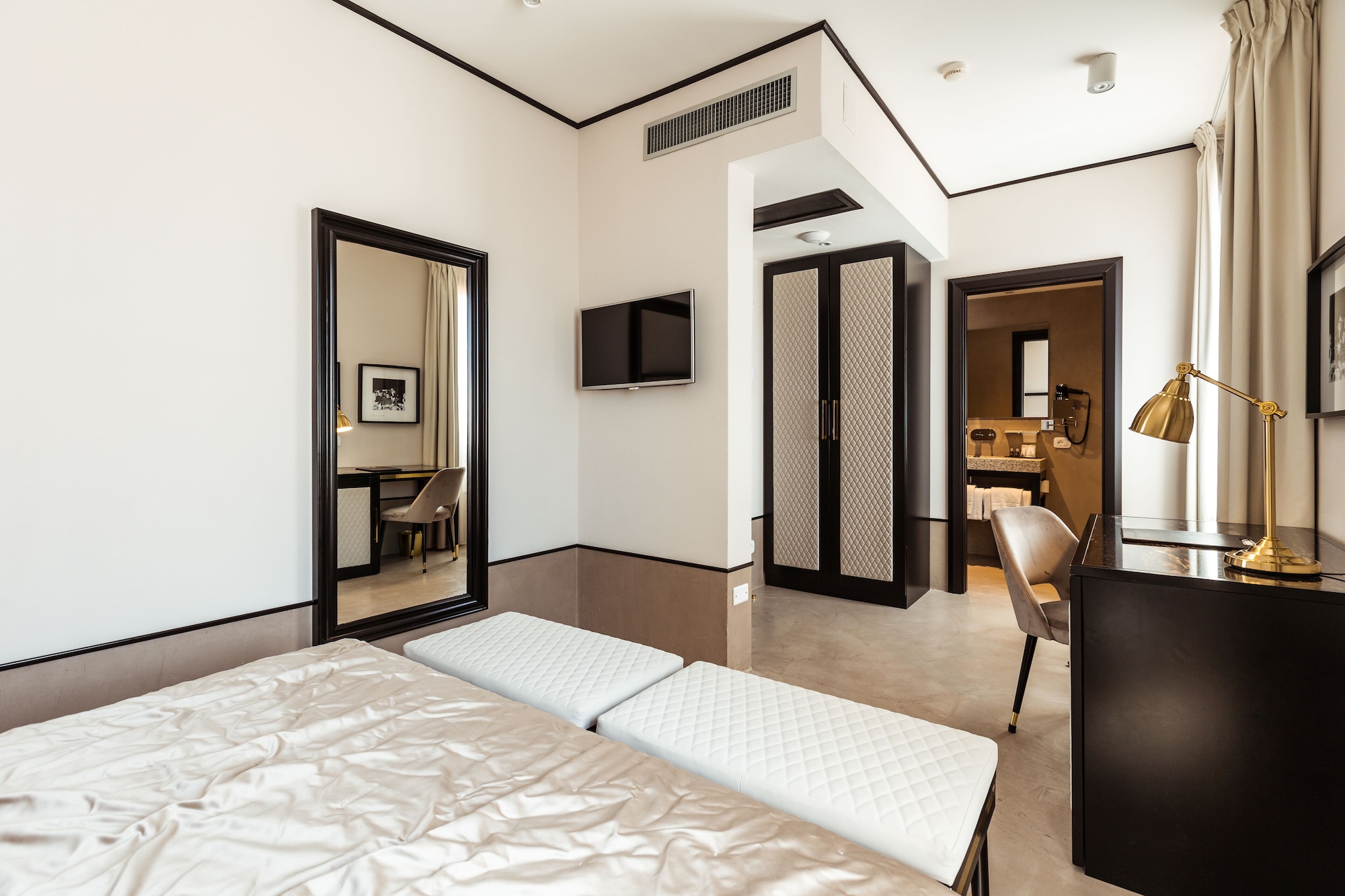 SUPERIOR, DOUBLE BED