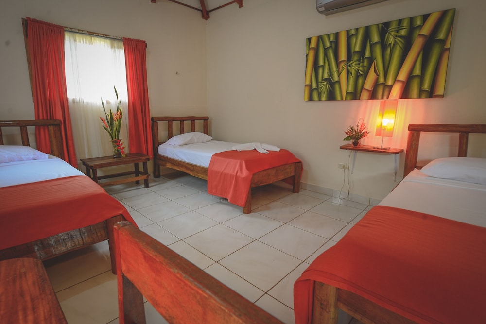 Hotel Cerro Lodge 11/50