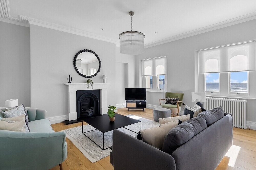 1 Elliot Terrace 38/50
