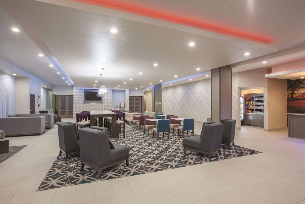 La Quinta Inn & Suites By Wyndham San Marcos Outlet Mall 26/31
