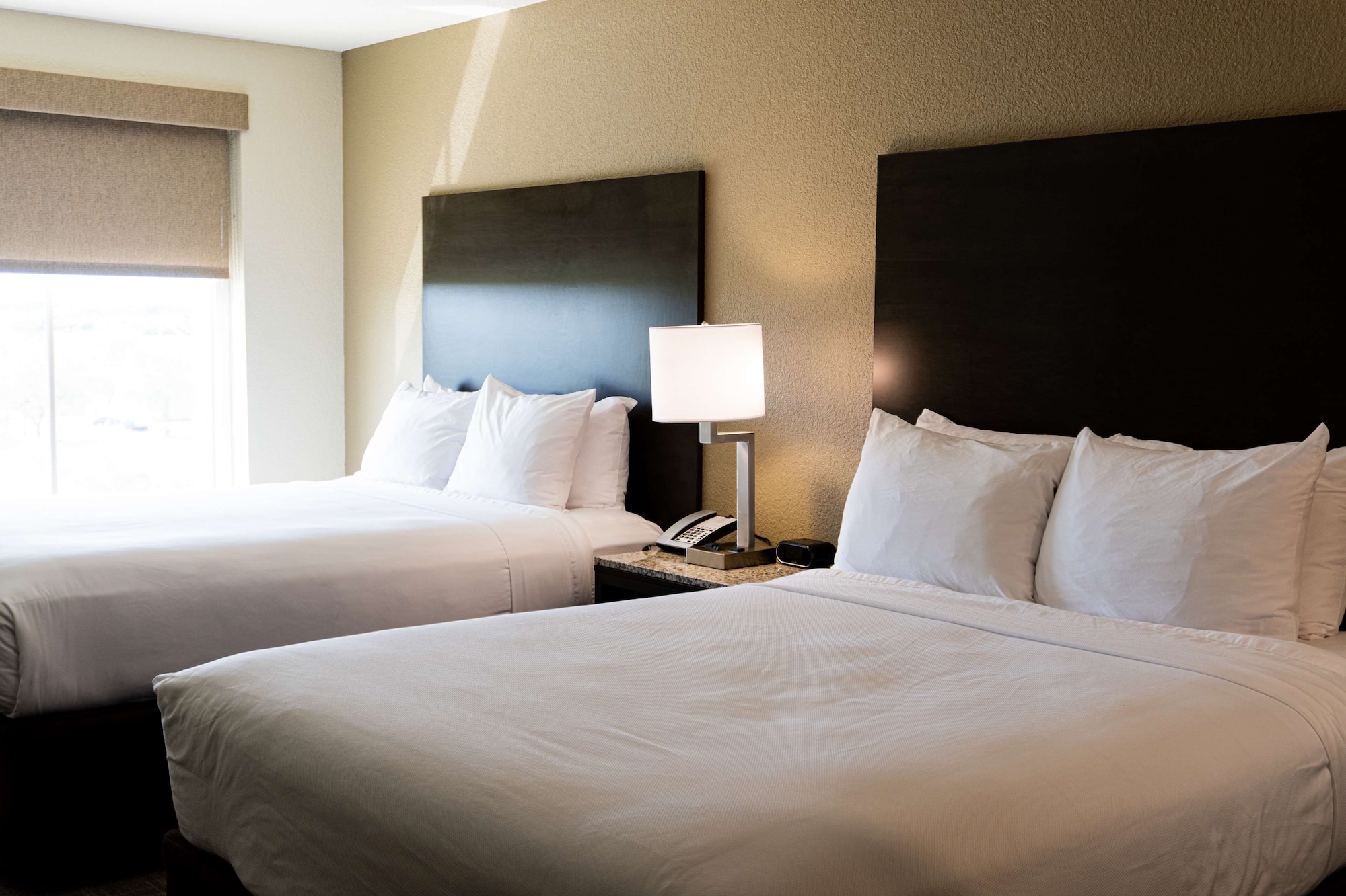 جناح بسريرين كوين مع أريكة لذوي الإعاقة، Coral Pointe Sarasota, an Ascend Collection Hotel 2/3