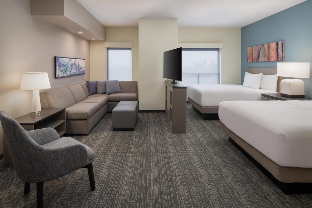 Hyatt House Fresno/Campus Pointe 22/50