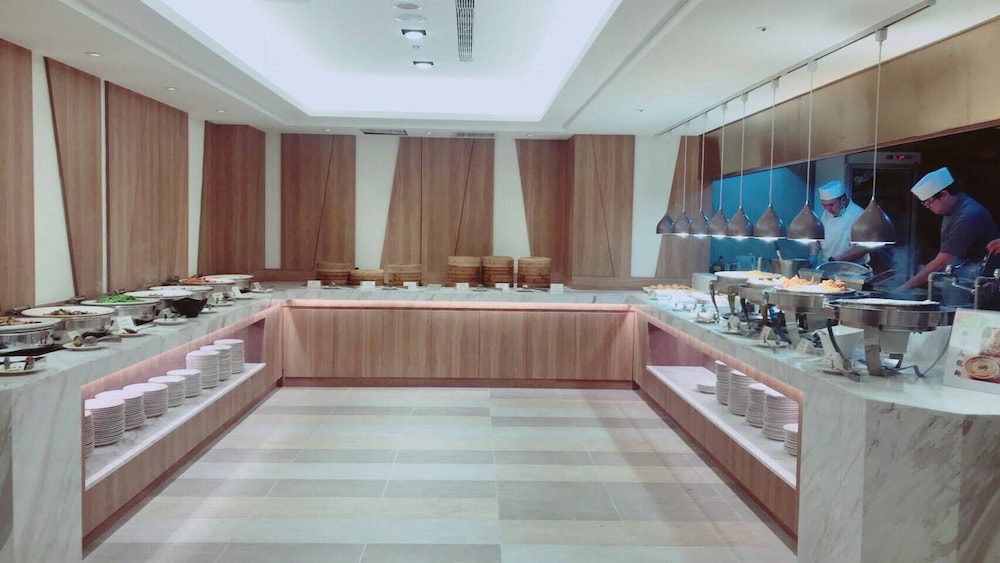 City Suites Gateway 35/58