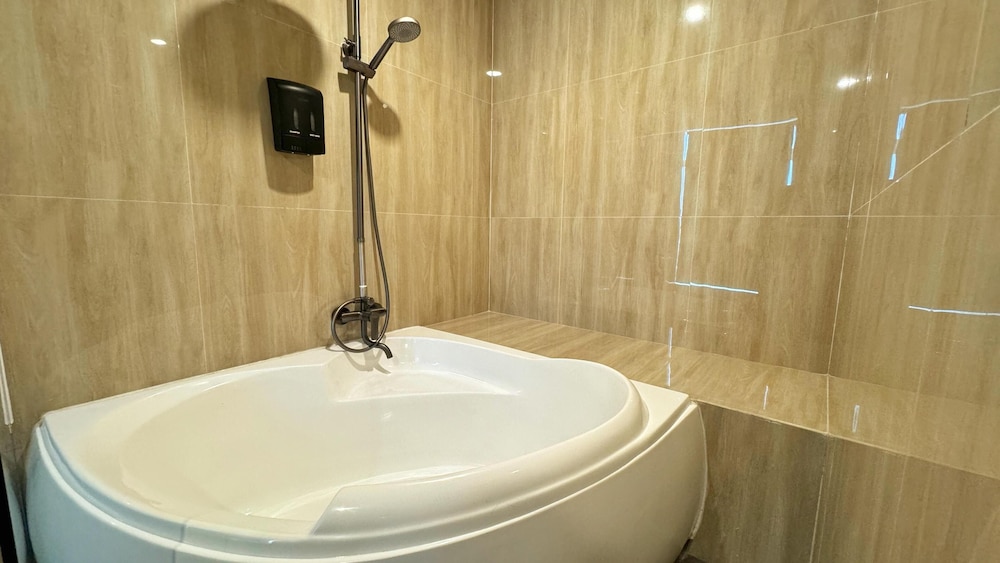 CHARA HOTEL BANDUNG 27/29