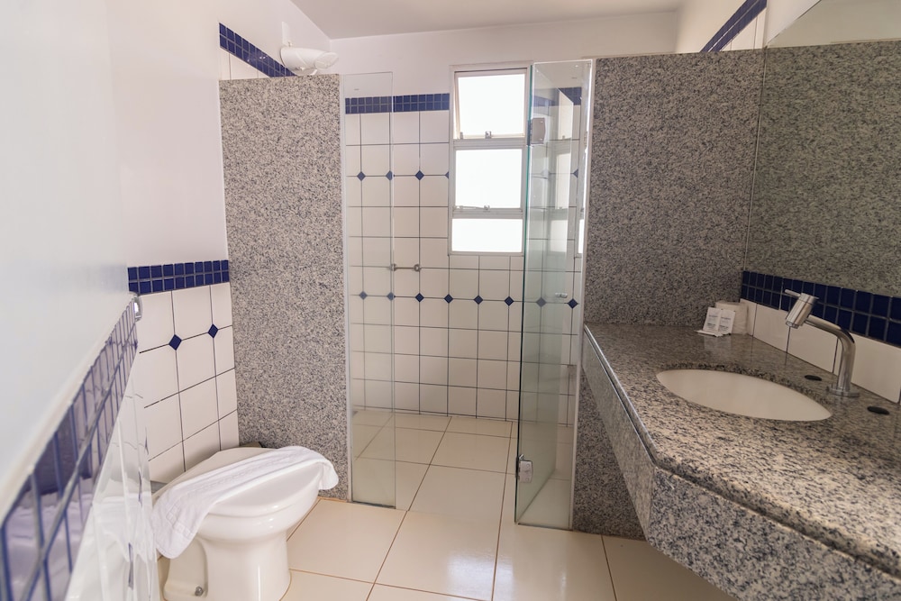 Honorato Plaza Hotel 50/52