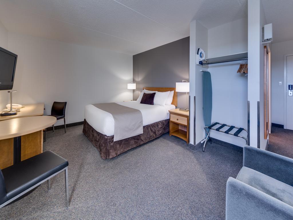 Heritage Inn Hotel & Convention Centre 8/24