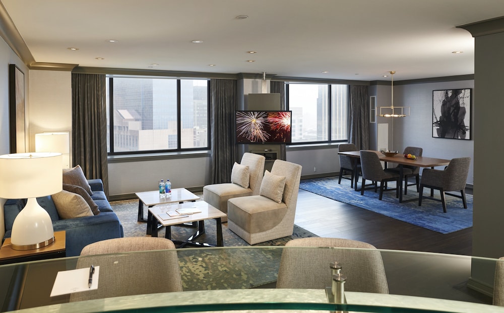 The Lofton Hotel Minneapolis, Tapestry Collection by Hilton 46/80