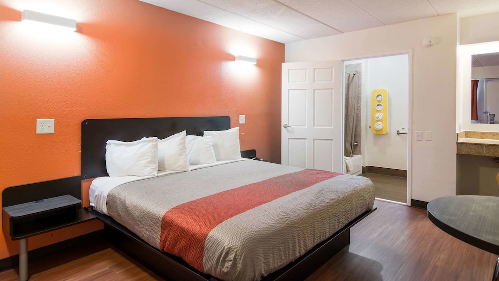 Motel6 Richmond, VA - Midlothian Turnpike 24/46