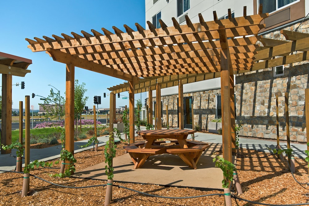Oxford Suites Sonoma County - Rohnert Park 43/44