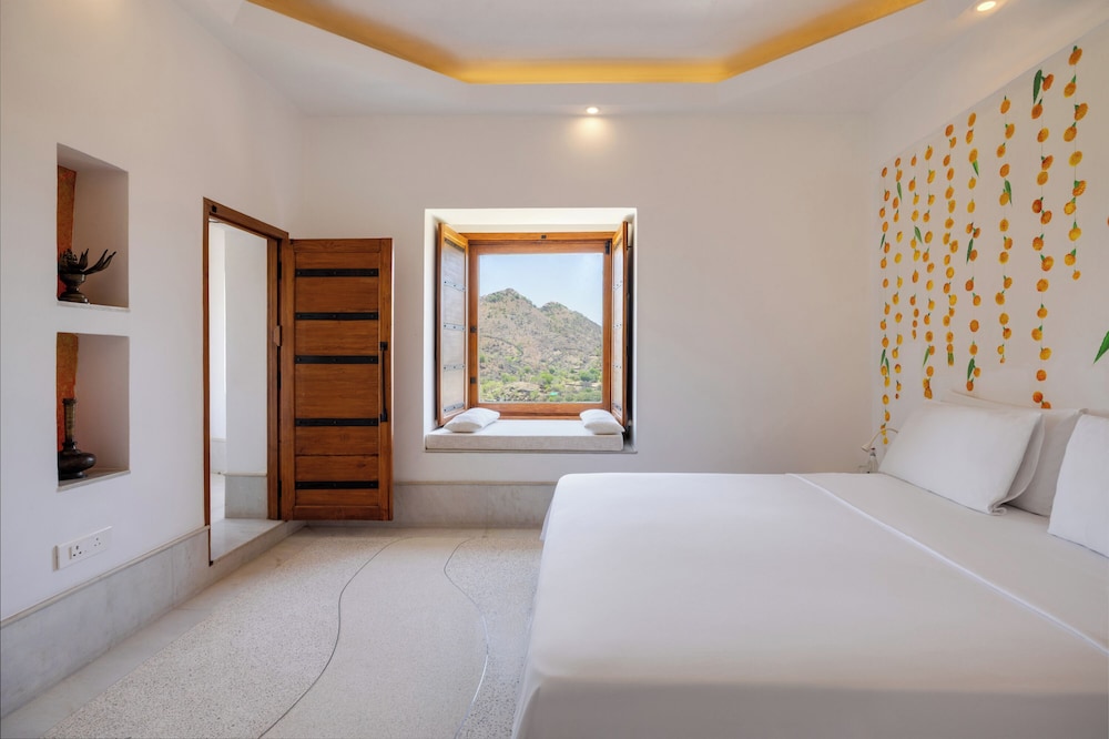 Aravali, Suite, King Bed